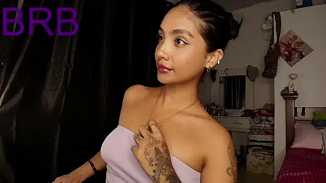 mia yireth online show from October 20, 12:13 am