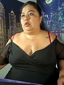 curvy diva  online show from May 11, 2:45 pm