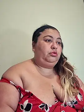 curvy diva  online show from February 12, 12:07 pm