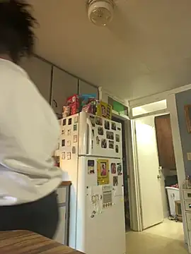 StylishEchium online show from February 4, 6:00 pm