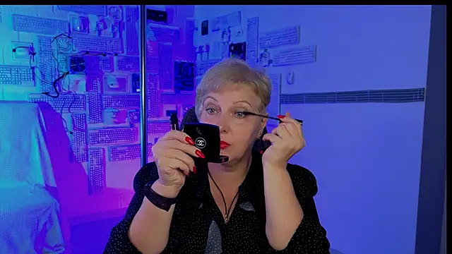 Snapshot of MaryMogan chatting on October 3, 1:16 pm MaryMogan online show from October 3, 1:16 pm