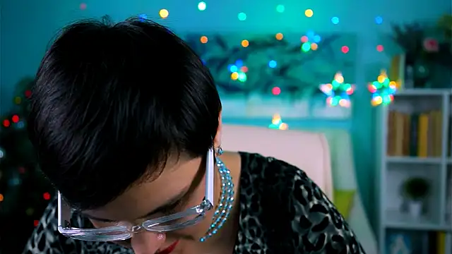 LauraDavidsons online show from January 8, 5:28 pm