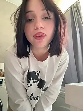 YourLittleDevil online show from June 27, 12:22 pm