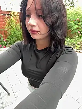 YourLittleDevil online show from June 20, 10:30 am