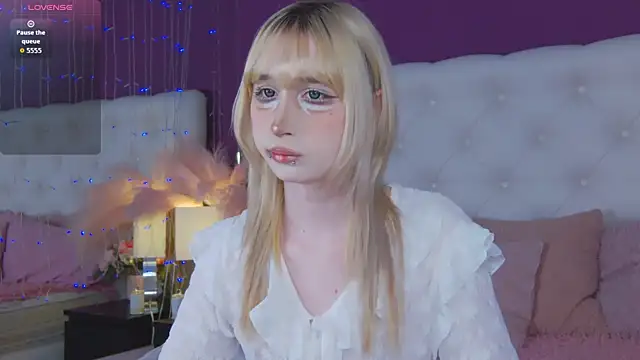cutetomie online show from May 6, 9:08 pm