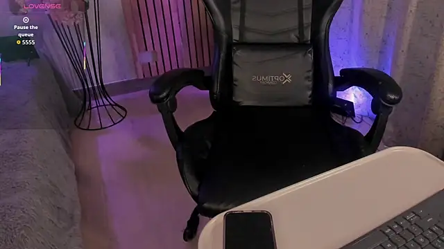 emma       online show from November 21, 10:34 pm