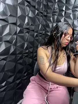 lil charme online show from September 16, 3:53 pm