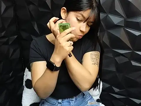 lil charme online show from October 7, 5:17 pm