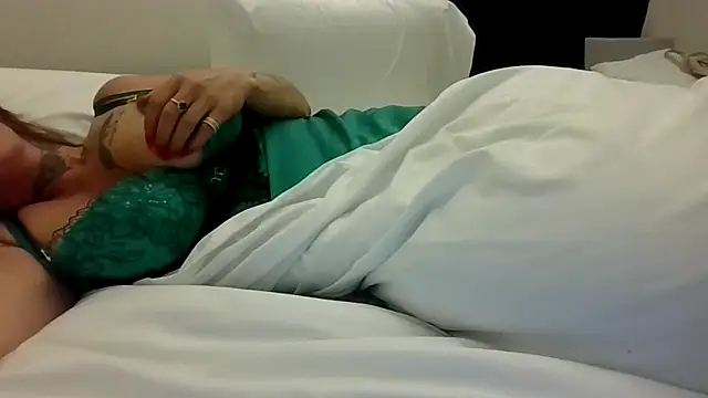 Snapshot of IrishmilfAnna chatting on September 11, 5:08 am IrishmilfAnna online show from September 11, 5:08 am