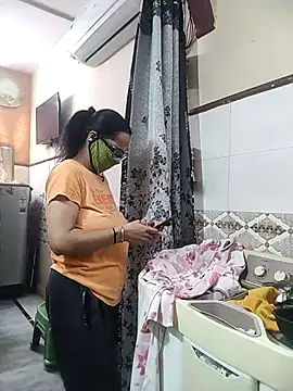 meenu bhabhi547 online show from October 25, 2:41 am