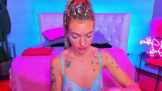 JessicaSky  online show from October 21, 6:01 pm