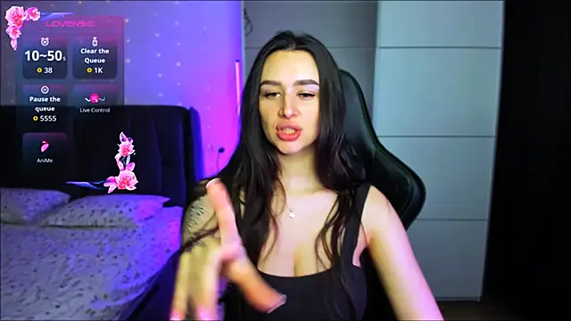 Veronica Larsson online show from December 15, 4:29 am