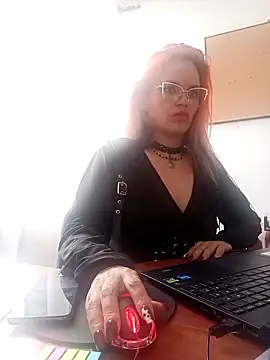 chloelabelle online show from November 4, 5:40 pm