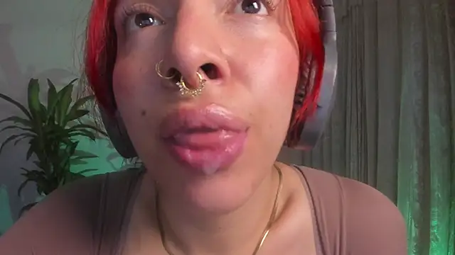 Snapshot of bri_von_dhara__ chatting on October 18, 5:04 pm bri von dhara online show from October 18, 5:04 pm