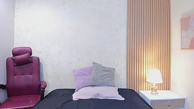 aliceandsia online show from May 5, 7:39 pm