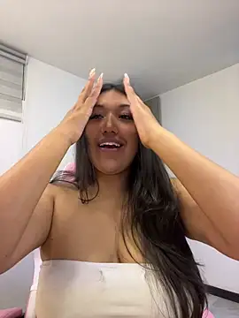 SharaRous online show from May 4, 3:49 pm