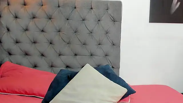 nahiroby ebony online show from April 29, 6:02 pm