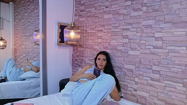 Martina thompson69 online show from February 28, 3:22 pm