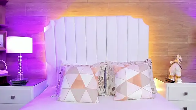 ScarletMore online show from November 22, 12:52 pm