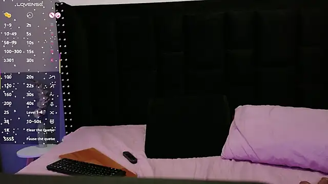 mamaneedsfun online show from October 14, 1:25 pm