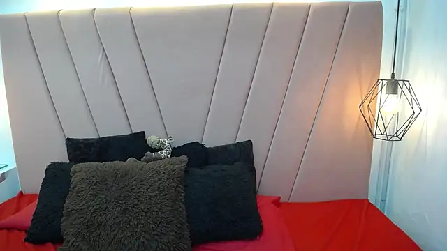 Snapshot of miss_m1a chatting on September 16, 1:57 am miss m1a online show from September 16, 1:57 am