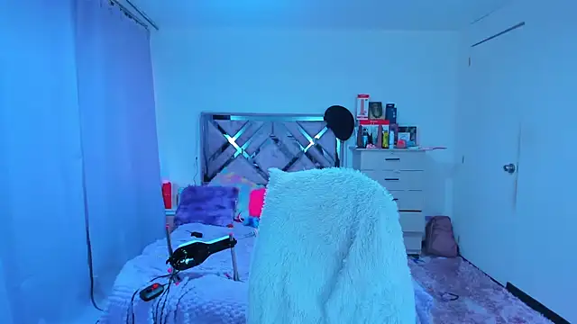 Luna Analya online show from November 7, 5:40 pm