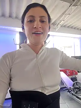Snapshot of lindasyt chatting on October 1, 3:39 pm lindasyt online show from October 1, 3:39 pm