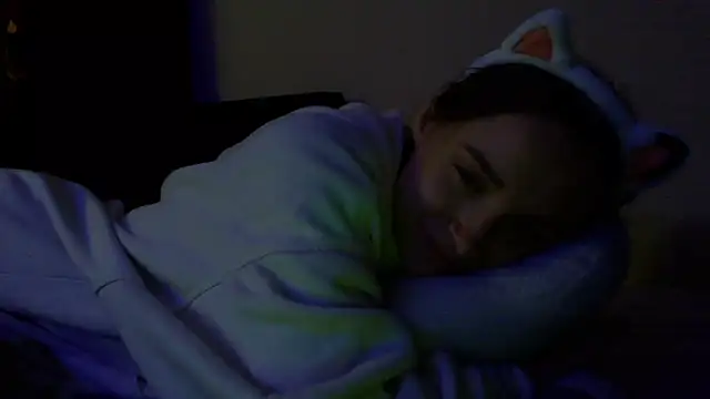   Leyla   online show from October 19, 8:55 pm