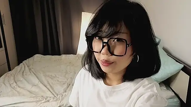  molly molly molly  online show from November 14, 3:45 pm