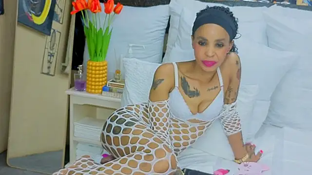 CaramelNatashaxx online show from October 21, 7:34 am