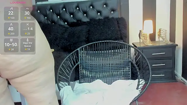 Snapshot of curvy_mature4u chatting on October 1, 2:16 am curvy mature4u online show from October 1, 2:16 am