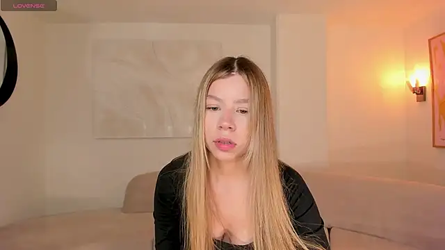 TiffannySins online show from June 20, 7:06 pm