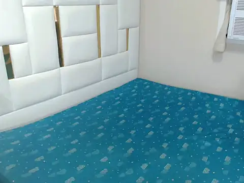 Snapshot of diamondnaked_ chatting on October 18, 10:11 pm diamondnaked online show from October 18, 10:11 pm