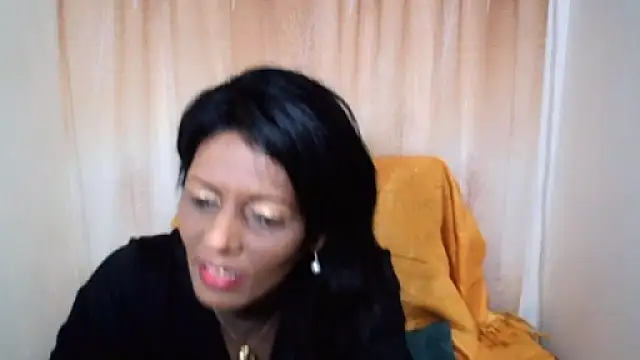 Snapshot of Indianpeaches chatting on October 14, 5:43 am Indianpeaches online show from October 14, 5:43 am