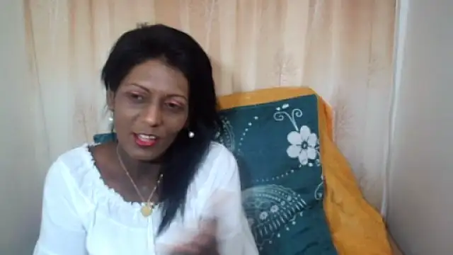 Snapshot of Indianpeaches chatting on October 13, 5:21 am Indianpeaches online show from October 13, 5:21 am