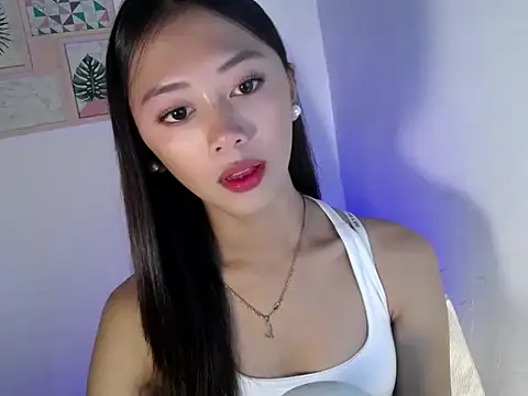 lovely kiannaHugecock online show from March 14, 1:56 pm