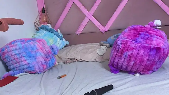 Sophia moo  online show from June 7, 9:38 am
