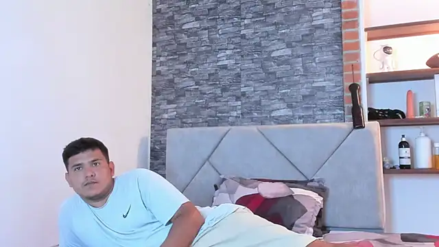 Sexxyy Couple  online show from May 7, 12:04 am