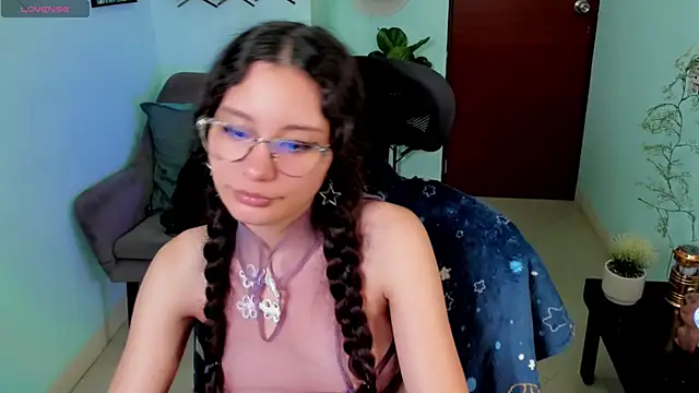 Krysten Riter online show from November 12, 6:17 pm