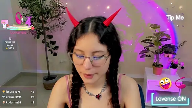 Krysten Riter online show from January 31, 7:11 pm