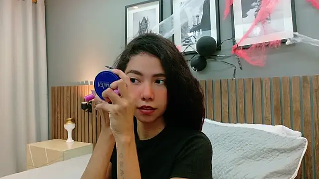 luna roja25 online show from November 6, 1:17 pm