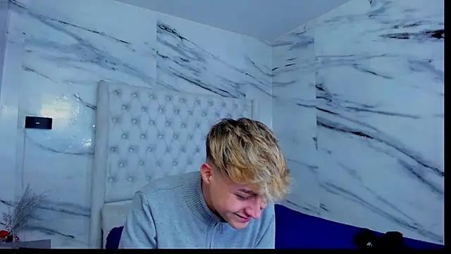 Ari and Storm online show from October 23, 2:17 am