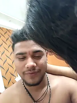 Snapshot of romantic_couple1 chatting on October 17, 3:43 am romantic couple1 online show from October 17, 3:43 am