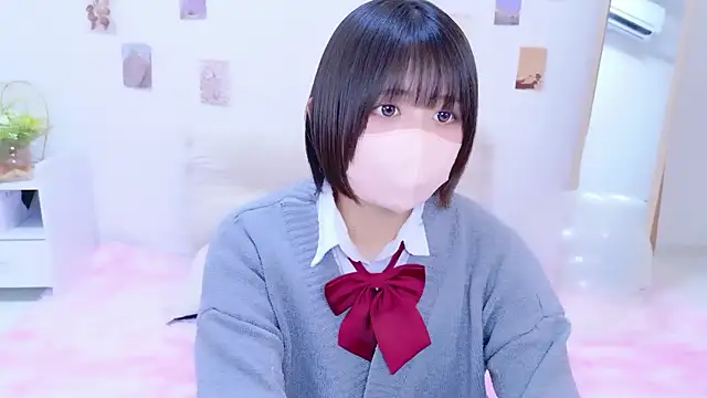 Hinata Sun online show from December 3, 1:24 pm