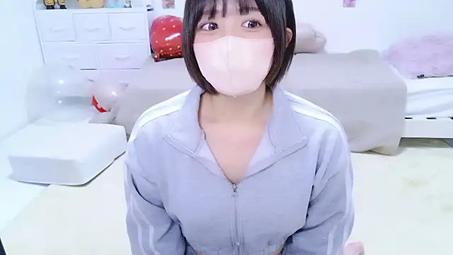 Hinata Sun online show from May 3, 9:07 pm