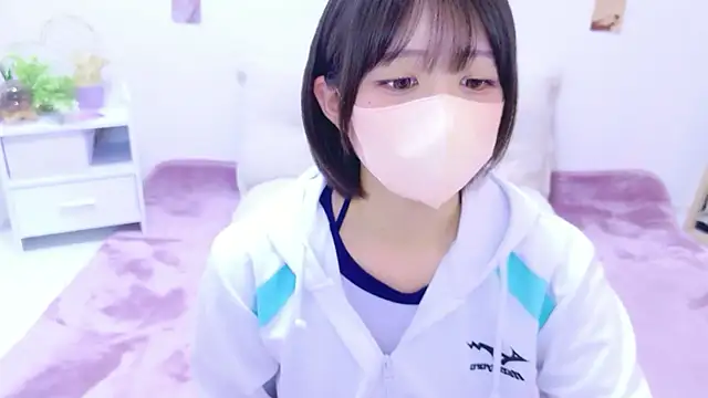 Hinata Sun online show from June 4, 5:50 pm