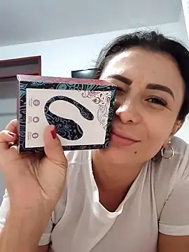 mia mancinii online show from April 29, 9:53 pm