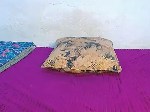 SlenderCaramelBabexx online show from September 12, 2:35 pm