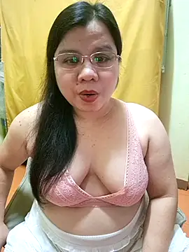 Snapshot of hotlyn45 chatting on September 24, 7:51 am hotlyn45 online show from September 24, 7:51 am