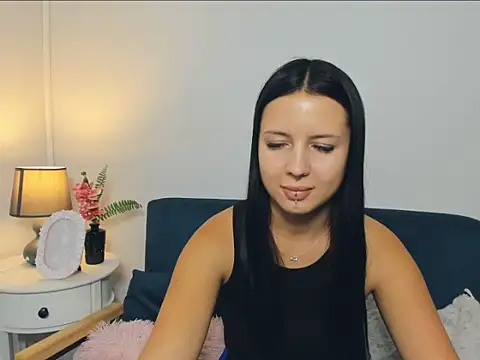 Snapshot of TaliaAdorable chatting on October 8, 12:20 pm TaliaAdorable online show from October 8, 12:20 pm